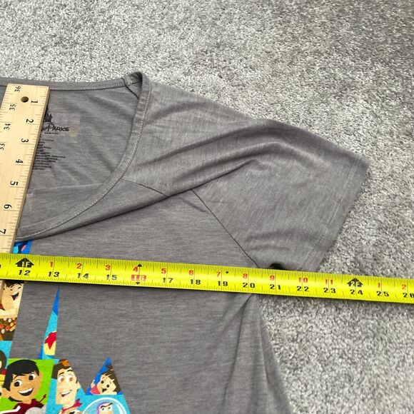 Dineyland Pixar Fest 2018 Graphic T-Shirt Womens Large Gray Short Sleeve Tee - Picture 8 of 9